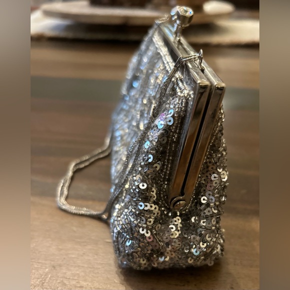 Beautiful Y2k Kate Landry Silver Sequin Clutch Purse Handbag Shoulder Bag - Picture 6 of 12
